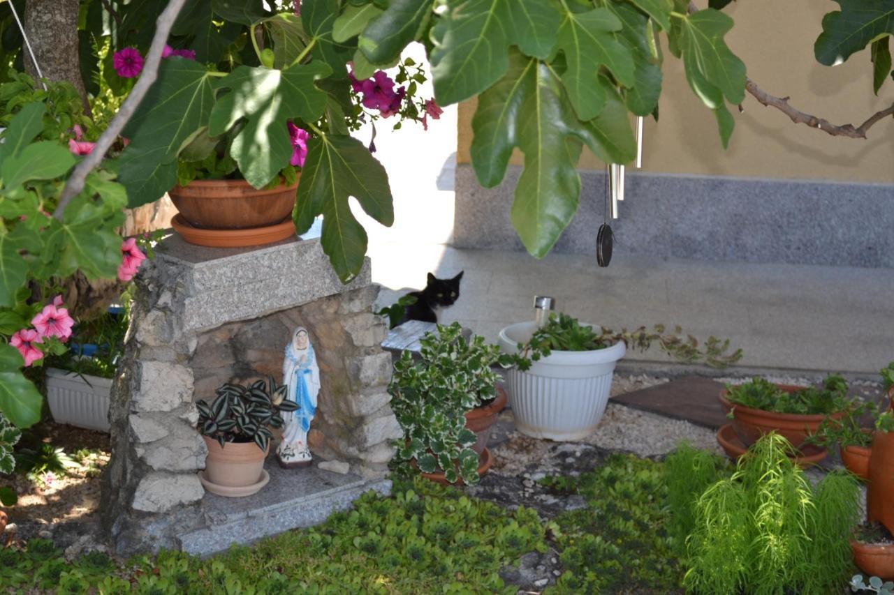 Casa Dela - Medjugorje Bed and Breakfast Exteriör bild